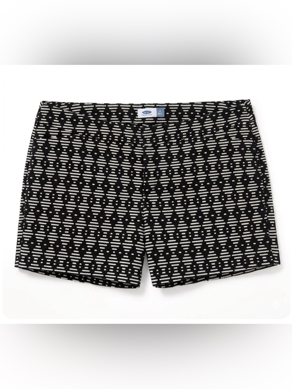 Old Navy Women’s Short Black and White Pattern Jacquard